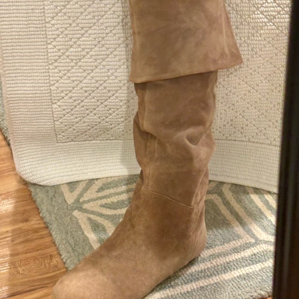 Women's Tan Suede Boots